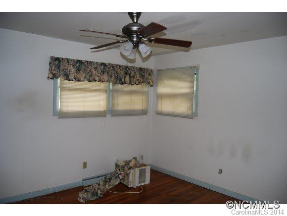 319 Northeast Ave - Photo 7