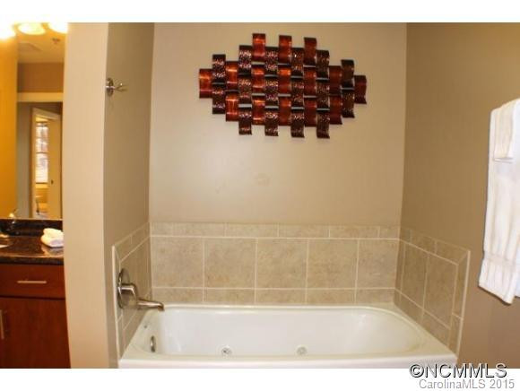 190 Broadway St, Unit 301 - Photo 15