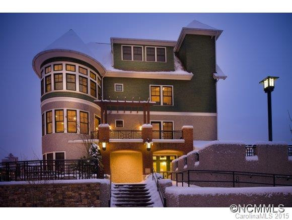 190 Broadway St, Unit 301 - Photo 3