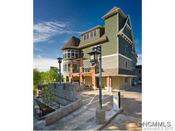 190 Broadway St, Unit 301 - Photo 4