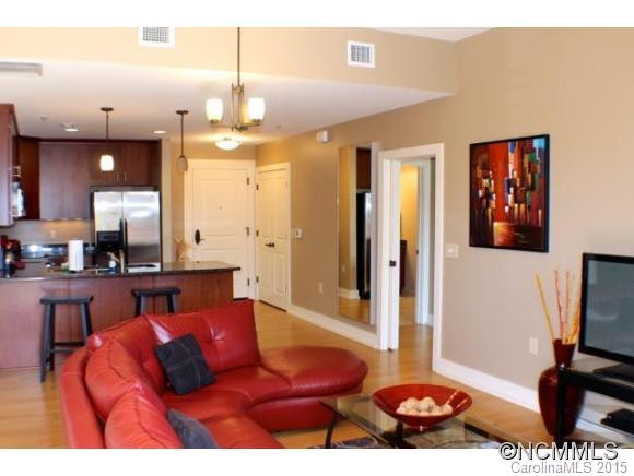 190 Broadway St, Unit 301 - Photo 7
