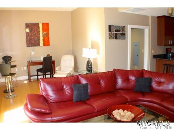 190 Broadway St, Unit 301 - Photo 8