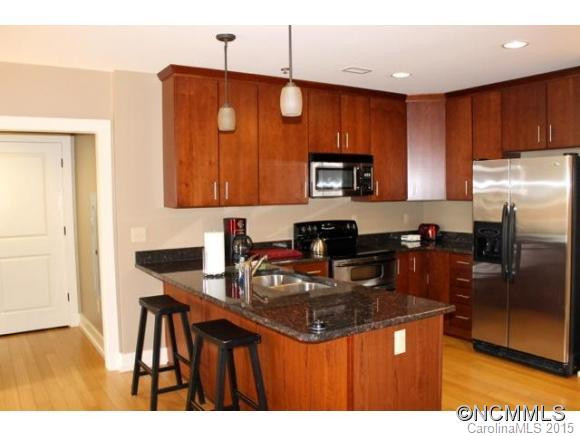 190 Broadway St, Unit 301 - Photo 9