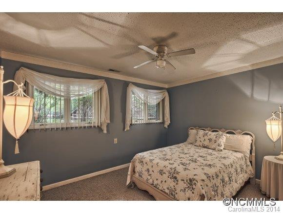 350 Raleigh Drive - Photo 15