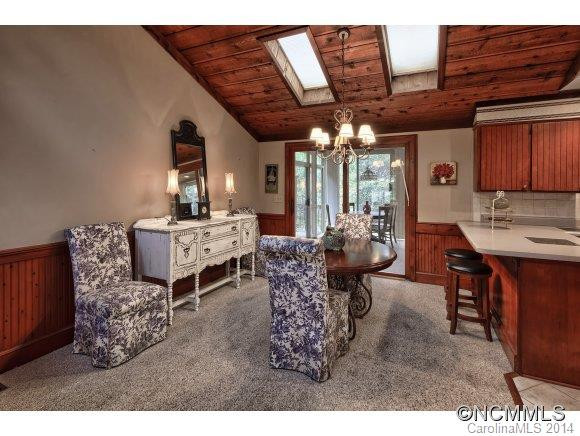350 Raleigh Drive - Photo 6