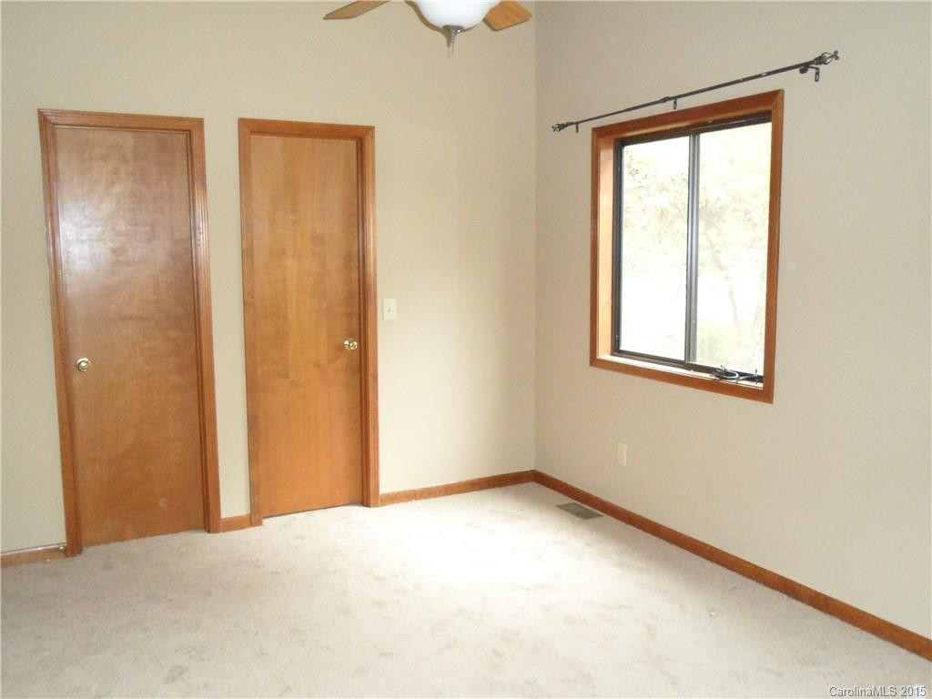 559 Greenview Dr - Photo 10