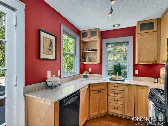 109 Sherwood Road - Photo 5