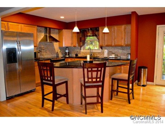 1023 Deepwoods Drive - Photo 3