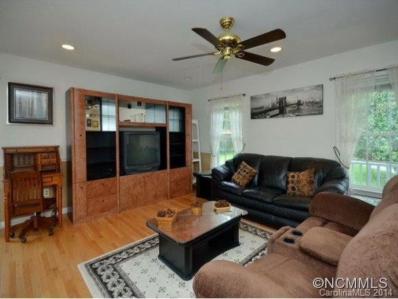 460 JONES RD - Photo 2