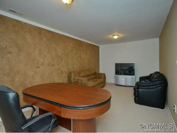 460 JONES RD - Photo 10