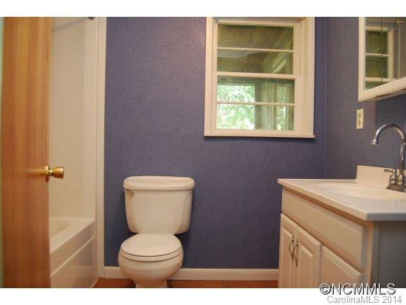 120 Railroad St - Photo 9