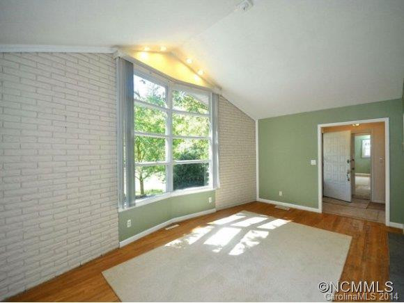 704 ERKWOOD DRIVE - Photo 5