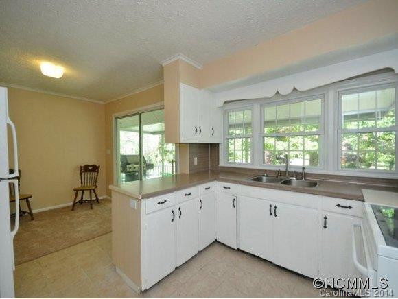 704 ERKWOOD DRIVE - Photo 8