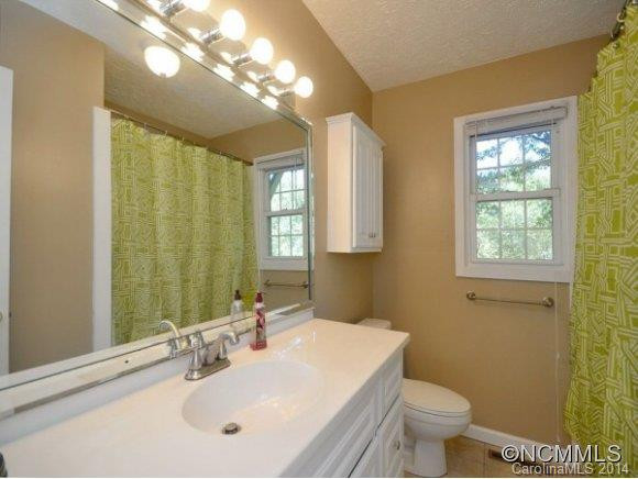 704 ERKWOOD DRIVE - Photo 10