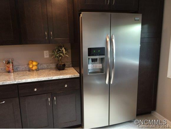 216 View Street - Photo 6