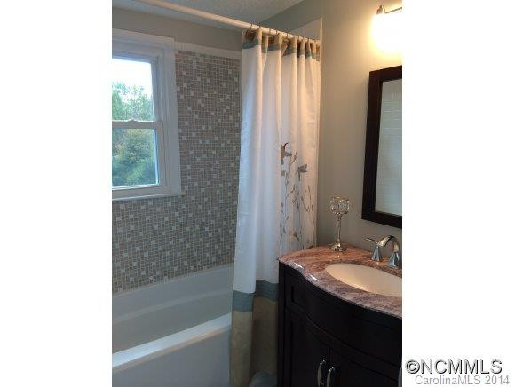 216 View Street - Photo 8