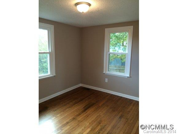 216 View Street - Photo 9