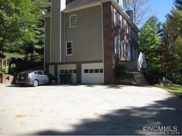 5 Silverstone Drive - Photo 13