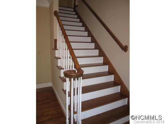 5 Silverstone Drive - Photo 6