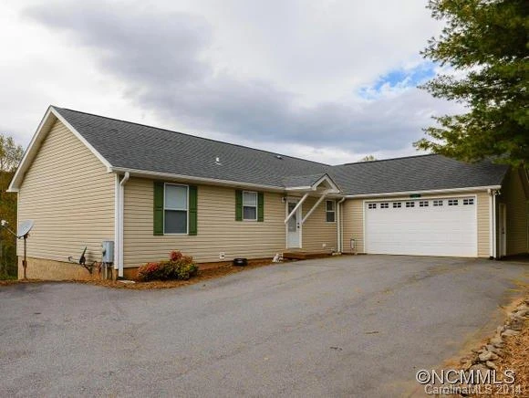 107 Robinson Cove Rd.