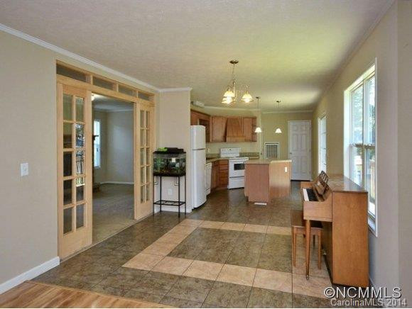 153 SYCAMORE DRIVE - Photo 8