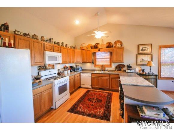 307 Ben Nevis Road - Photo 3