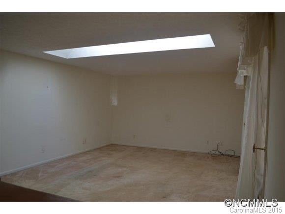 299 Sky lake Drive - Photo 3