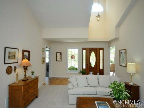 67 BEAUMONT DRIVE - Photo 4