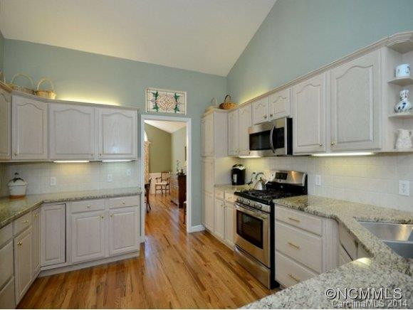 67 BEAUMONT DRIVE - Photo 8