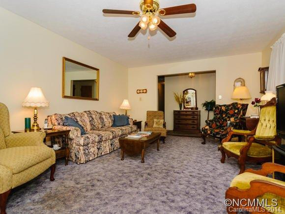 5 Knollridge Road - Photo 3