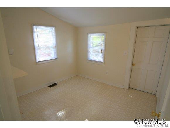 210 Beverly Avenue - Photo 12