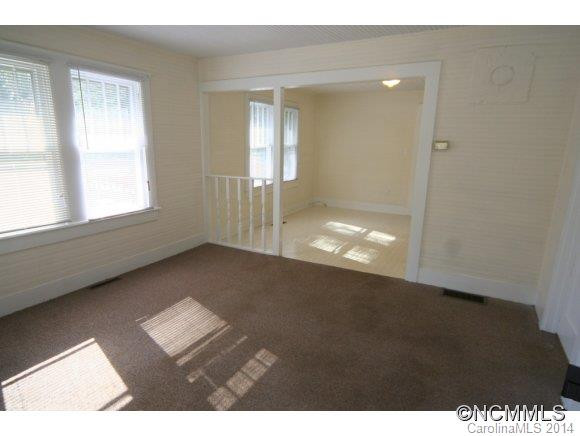 210 Beverly Avenue - Photo 4