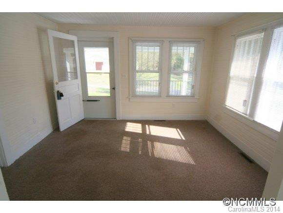 210 Beverly Avenue - Photo 10