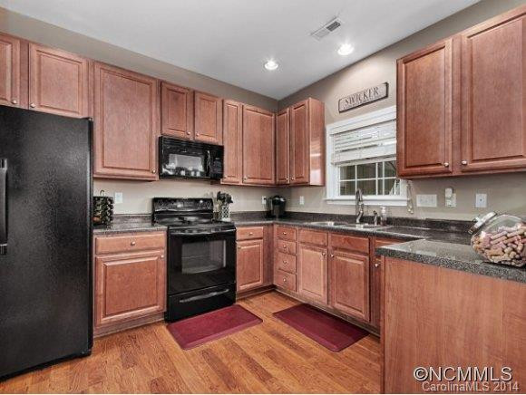 163 YADKIN ROAD - Photo 8