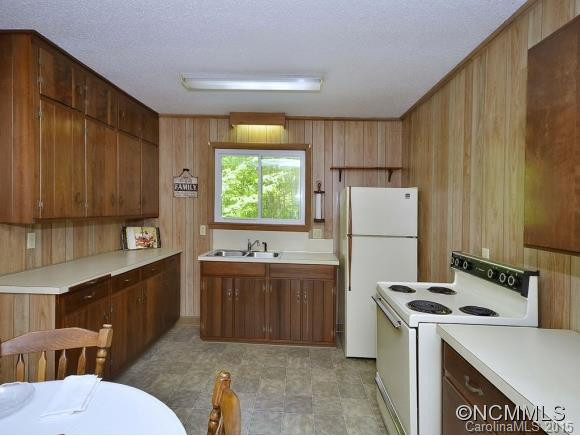 300 CHESTNUT HILL LOOP RD. - Photo 11