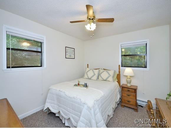 300 CHESTNUT HILL LOOP RD. - Photo 13