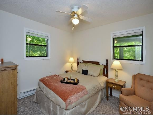 300 CHESTNUT HILL LOOP RD. - Photo 15