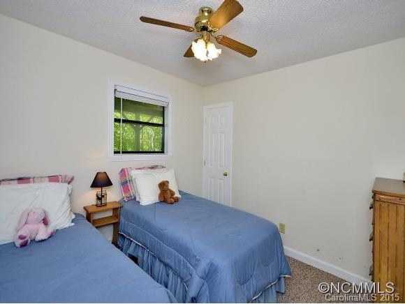 300 CHESTNUT HILL LOOP RD. - Photo 16