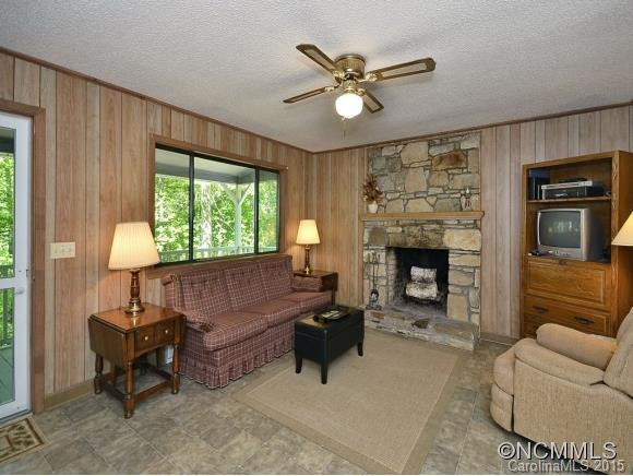 300 CHESTNUT HILL LOOP RD. - Photo 7