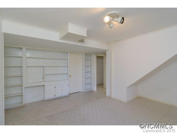 9 Crowningway Drive - Photo 13