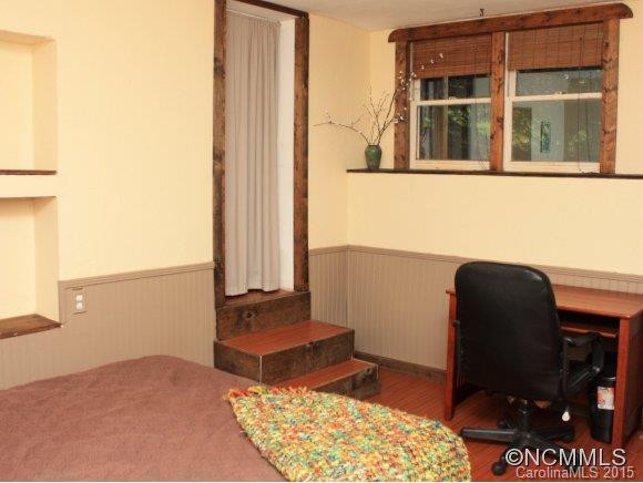 39 Third - Photo 21