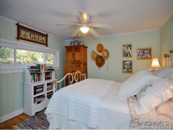 34 HEMPHILL KNOLL ROAD - Photo 13