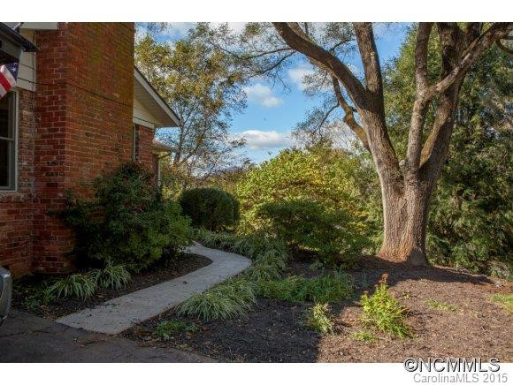 102 College Place - Photo 16