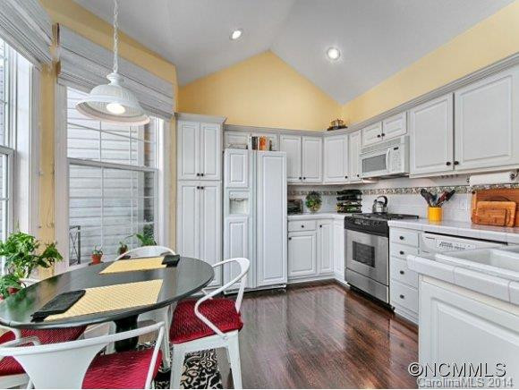 102 Petunia Lane - Photo 8