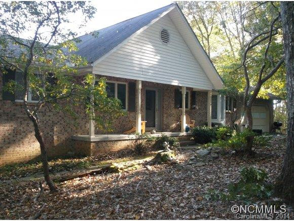 8 CAROLINE DR