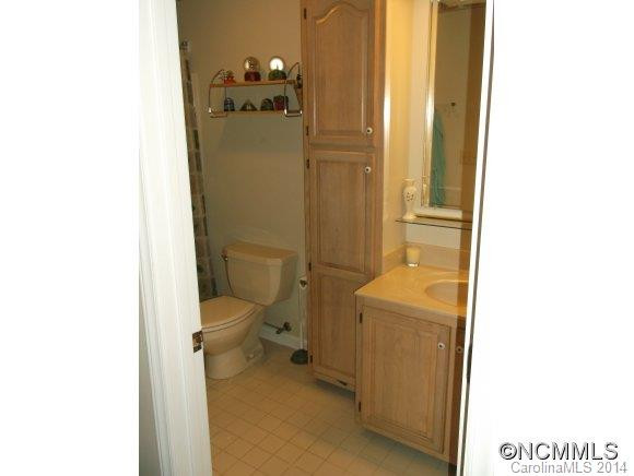 8 CAROLINE DR - Photo 13