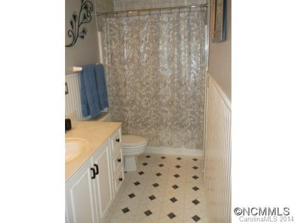 8 CAROLINE DR - Photo 17