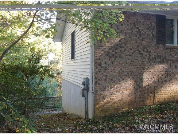 8 CAROLINE DR - Photo 21
