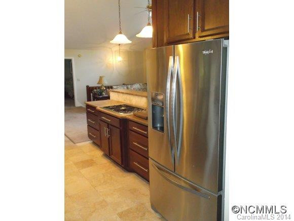 8 CAROLINE DR - Photo 5