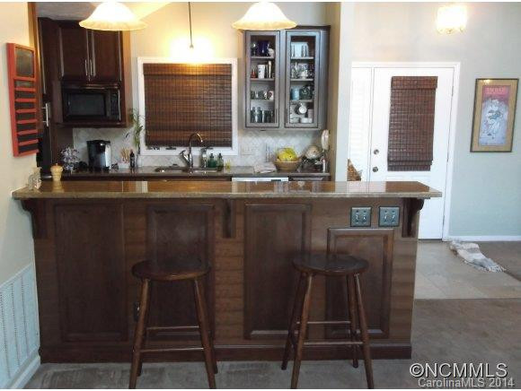 8 CAROLINE DR - Photo 6